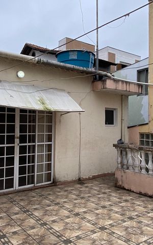 Casa para alugar com 180m², 3 quartos e 2 vagas Casa para alugar com 180m², 3 quartos e 2 vagasVaranda