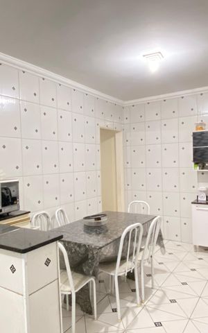 Casa para alugar com 180m², 3 quartos e 2 vagas Casa para alugar com 180m², 3 quartos e 2 vagasCozinha