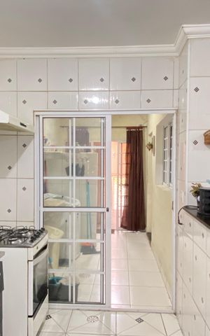 Casa para alugar com 180m², 3 quartos e 2 vagas Casa para alugar com 180m², 3 quartos e 2 vagasCozinha