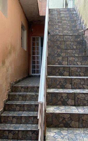 Casa para alugar com 180m², 3 quartos e 2 vagas Casa para alugar com 180m², 3 quartos e 2 vagasÁrea externa