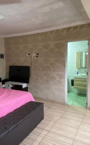 Casa para alugar com 180m², 3 quartos e 2 vagas Casa para alugar com 180m², 3 quartos e 2 vagasSuíte