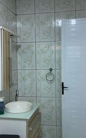 Casa para alugar com 180m², 3 quartos e 2 vagas Casa para alugar com 180m², 3 quartos e 2 vagasBanheiro da Suíte