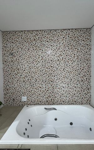 Casa à venda com 360m², 4 quartos e 4 vagasBanheiro da Suíte 2