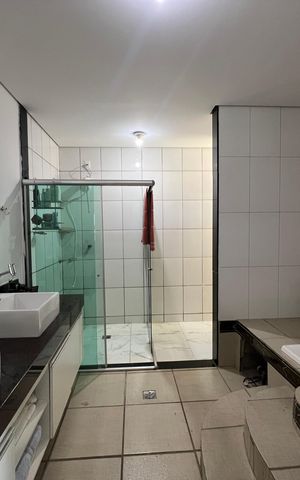 Casa à venda com 360m², 4 quartos e 4 vagasBanheiro da Suíte 2