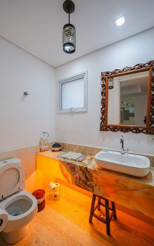Casa de condomínio à venda com 616m², 5 quartos e 4 vagas Casa de condomínio à venda com 616m², 5 quartos e 4 vagasBanheiro