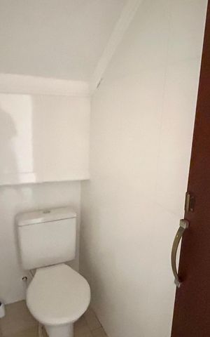 Casa à venda com 125m², 2 quartos e 2 vagas Casa à venda com 125m², 2 quartos e 2 vagasLavabo
