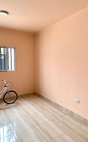 Casa à venda com 125m², 2 quartos e 2 vagas Casa à venda com 125m², 2 quartos e 2 vagasSala