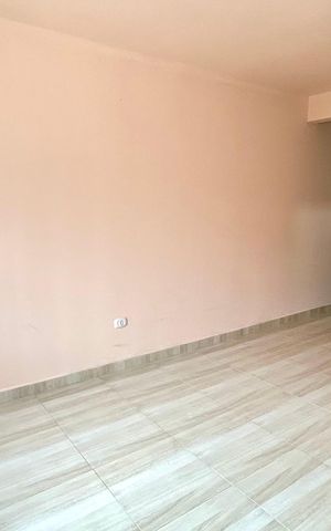 Casa à venda com 125m², 2 quartos e 2 vagas Casa à venda com 125m², 2 quartos e 2 vagasSala