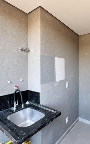 Apartamento à venda com 46m², 2 quartos e 1 vaga Apartamento à venda com 46m², 2 quartos e 1 vagaSacada e área de serviço