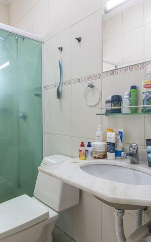 Casa à venda com 400m², 4 quartos e 6 vagas Casa à venda com 400m², 4 quartos e 6 vagasBanheiro da Suíte 2