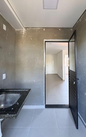 Apartamento à venda com 92m², 2 quartos e 1 vaga Apartamento à venda com 92m², 2 quartos e 1 vagaSacada e área de serviço