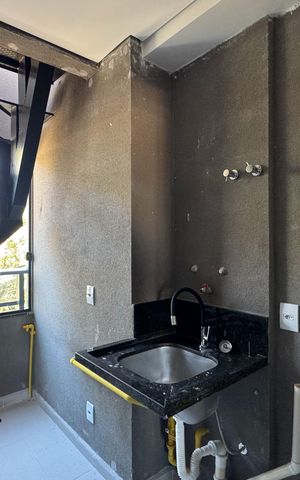 Apartamento à venda com 92m², 2 quartos e 1 vaga Apartamento à venda com 92m², 2 quartos e 1 vagaSacada e área de serviço