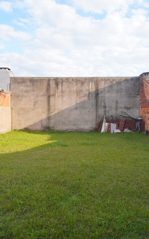 Casa à venda com 50m², 1 quarto e 3 vagasquintal