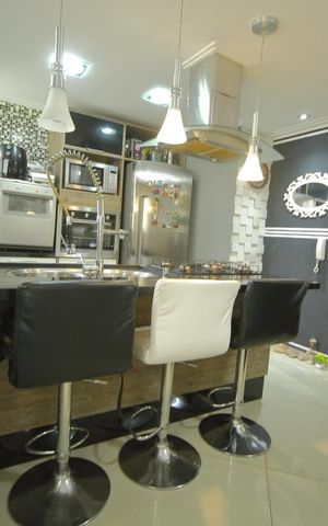 Apartamento à venda com 132m², 2 quartos e 2 vagasCozinha 