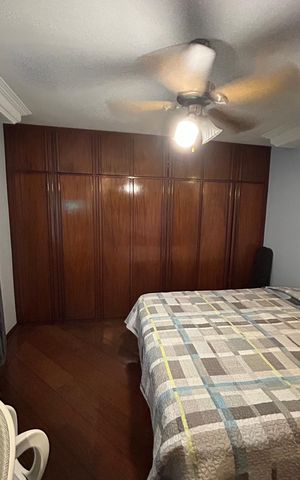 Casa para alugar com 248m², 4 quartos e 2 vagasQuarto