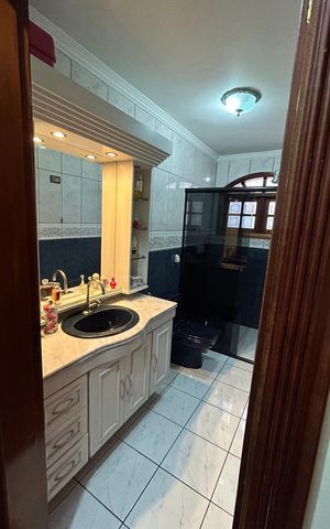 Casa para alugar com 248m², 4 quartos e 2 vagasBanheiro