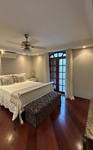 Casa para alugar com 248m², 4 quartos e 2 vagasQuarto