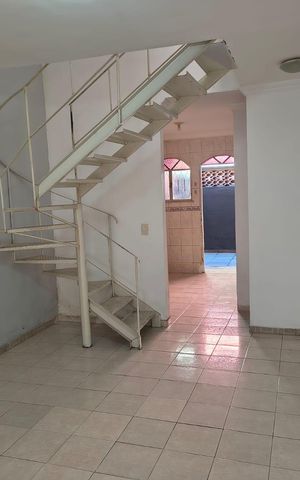 Casa de condomínio para alugar com 54m², 2 quartos e 1 vaga Casa de condomínio para alugar com 54m², 2 quartos e 1 vagaSala