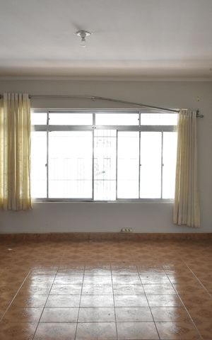 Casa para alugar com 240m², 3 quartos e 4 vagasSala