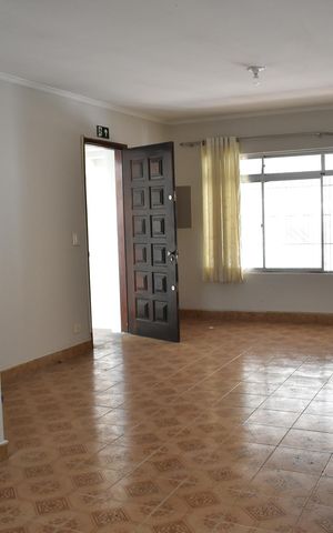 Casa para alugar com 240m², 3 quartos e 4 vagasSala