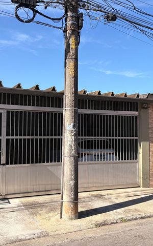 Casa à venda com 150m², 2 quartos e 2 vagas Casa à venda com 150m², 2 quartos e 2 vagasFachada
