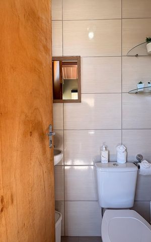 Casa à venda com 150m², 2 quartos e 2 vagas Casa à venda com 150m², 2 quartos e 2 vagasLavabo