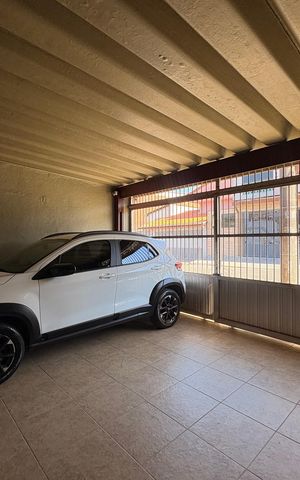 Casa à venda com 150m², 2 quartos e 2 vagas Casa à venda com 150m², 2 quartos e 2 vagasGaragem