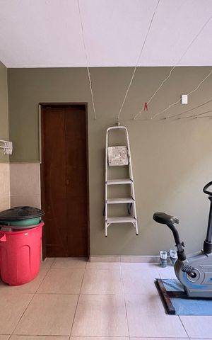 Casa à venda com 150m², 2 quartos e 2 vagas Casa à venda com 150m², 2 quartos e 2 vagasLavanderia