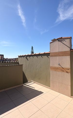 Casa à venda com 150m², 2 quartos e 2 vagas Casa à venda com 150m², 2 quartos e 2 vagasVaranda