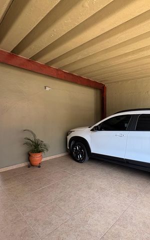 Casa à venda com 150m², 2 quartos e 2 vagas Casa à venda com 150m², 2 quartos e 2 vagasGaragem