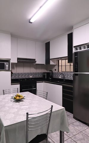 Casa à venda com 150m², 2 quartos e 2 vagas Casa à venda com 150m², 2 quartos e 2 vagasCozinha