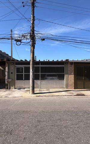Casa à venda com 150m², 2 quartos e 2 vagas Casa à venda com 150m², 2 quartos e 2 vagasFachada