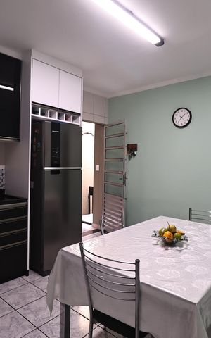 Casa à venda com 150m², 2 quartos e 2 vagas Casa à venda com 150m², 2 quartos e 2 vagasCozinha