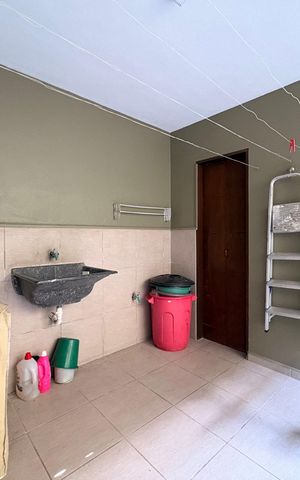 Casa à venda com 150m², 2 quartos e 2 vagas Casa à venda com 150m², 2 quartos e 2 vagasLavanderia