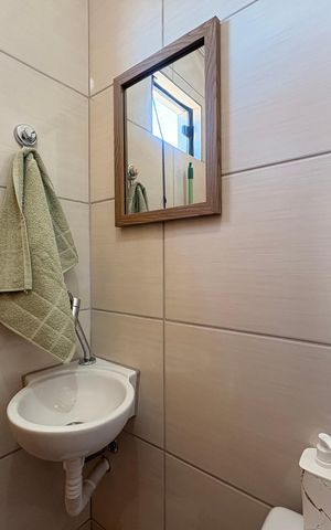 Casa à venda com 150m², 2 quartos e 2 vagas Casa à venda com 150m², 2 quartos e 2 vagasLavabo