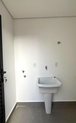 Casa de condomínio à venda com 168m², 3 quartos e 2 vagas Casa de condomínio à venda com 168m², 3 quartos e 2 vagasÁrea de Serviço