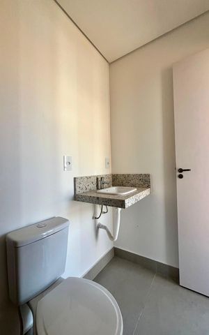 Casa de condomínio à venda com 168m², 3 quartos e 2 vagas Casa de condomínio à venda com 168m², 3 quartos e 2 vagasBanheiro da Suíte 3