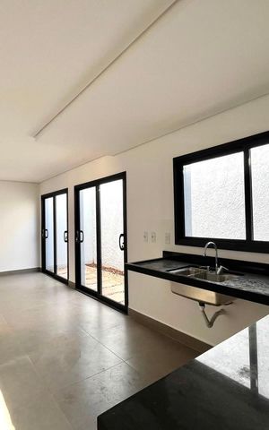 Casa de condomínio à venda com 168m², 3 quartos e 2 vagas Casa de condomínio à venda com 168m², 3 quartos e 2 vagasCozinha