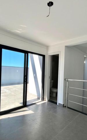 Casa de condomínio à venda com 168m², 3 quartos e 2 vagas Casa de condomínio à venda com 168m², 3 quartos e 2 vagasSolário