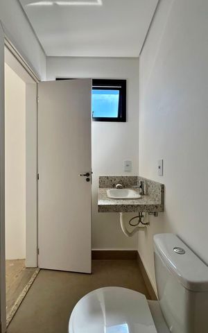 Casa de condomínio à venda com 168m², 3 quartos e 2 vagas Casa de condomínio à venda com 168m², 3 quartos e 2 vagasBanheiro da Suíte 1