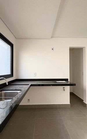 Casa de condomínio à venda com 168m², 3 quartos e 2 vagas Casa de condomínio à venda com 168m², 3 quartos e 2 vagasCozinha