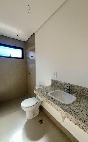 Casa de condomínio à venda com 168m², 3 quartos e 2 vagas Casa de condomínio à venda com 168m², 3 quartos e 2 vagasBanheiro da Suíte 2