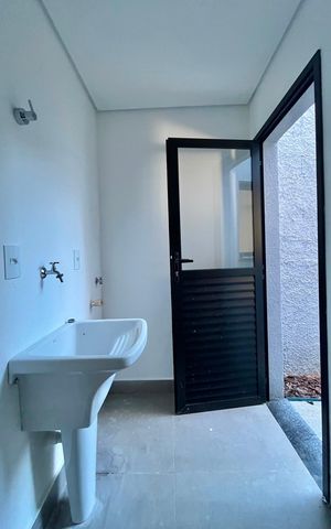 Casa de condomínio à venda com 168m², 3 quartos e 2 vagas Casa de condomínio à venda com 168m², 3 quartos e 2 vagasÁrea de Serviço