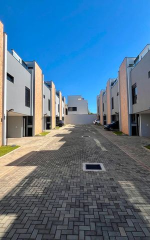 Casa de condomínio à venda com 168m², 3 quartos e 2 vagas Casa de condomínio à venda com 168m², 3 quartos e 2 vagasCondomínio