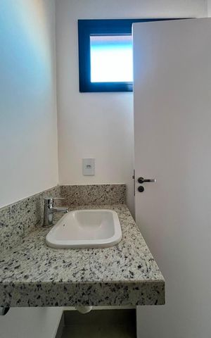 Casa de condomínio à venda com 168m², 3 quartos e 2 vagas Casa de condomínio à venda com 168m², 3 quartos e 2 vagasBanheiro da Suíte 1