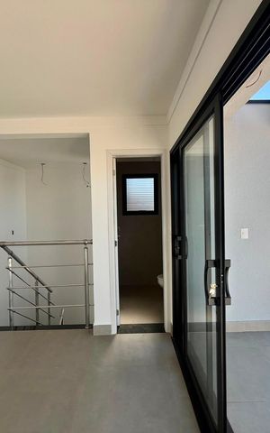 Casa de condomínio à venda com 168m², 3 quartos e 2 vagas Casa de condomínio à venda com 168m², 3 quartos e 2 vagasSolário