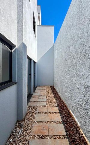 Casa de condomínio à venda com 168m², 3 quartos e 2 vagas Casa de condomínio à venda com 168m², 3 quartos e 2 vagasQuintal