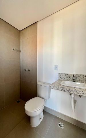 Casa de condomínio à venda com 168m², 3 quartos e 2 vagas Casa de condomínio à venda com 168m², 3 quartos e 2 vagasBanheiro da Suíte 3