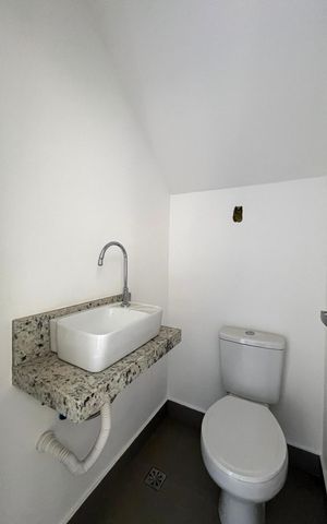 Casa de condomínio à venda com 168m², 3 quartos e 2 vagas Casa de condomínio à venda com 168m², 3 quartos e 2 vagasLavabo