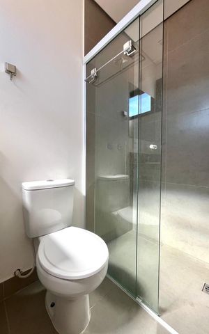 Casa de condomínio para alugar com 168m², 3 quartos e 2 vagas Casa de condomínio para alugar com 168m², 3 quartos e 2 vagasBanheiro da Suíte 2